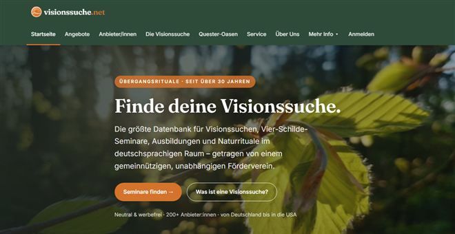 Startseite von visionssuche.net – Naturfoto mit dunkelgrünem Design